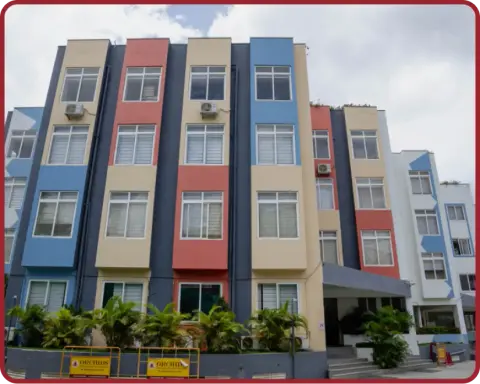The Panathur Road lush, green campus